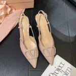pointed Kanglida V-brand heels-Nude color