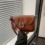 Retro semi-circular Bags
