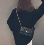 Trendy and stylish crossbody handbag - Image 2