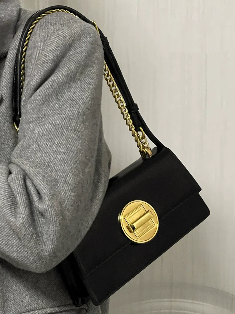 imgi_2_O1CN01NiP6SY2IAGZhLJuiA__2209194299245-0-cib_jpg Retro Baguette Shoulder Bag - Image 1